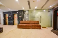 Via Seven Heaven Hotel a North West Delhi