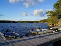 Långsjön Stugor & Camping โรงแรมในวาสเตร์วิก