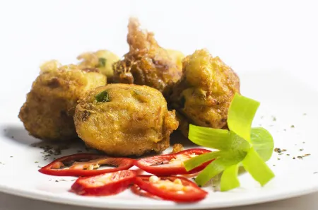 Fora Guest House Taman Lingkar Отели рядом с достопримечательностью «Jalan Pasar Induk Caringin»