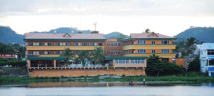 Peten Esplendido Hotel and Conference Center Ξενοδοχεία στην πόλη Flores