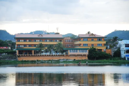 Peten Esplendido Hotel and Conference Center Отели в г. 