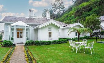The Clovelly Bungalow