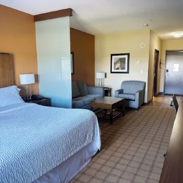 Four Points by Sheraton Edmonton Gateway