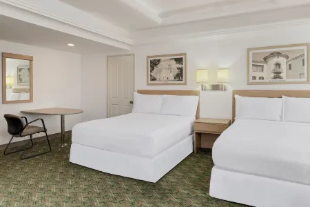 蒙特雷大廣場飯店