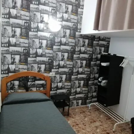 Alcaravaneras Hostel