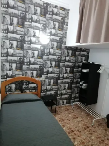 Alcaravaneras Hostel