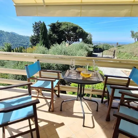 Hill Palace Villa, Private Pool, Sea View, Full Privacy, Easy Accessible by Car