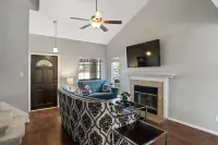 10Min2RandolphAFB~20Min2FtSH~4B/2.5B~PetFriendly!