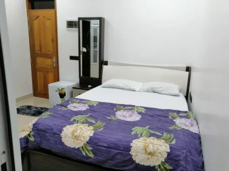 RanvinaInn Home Stay Отели в г. Hithaadhoo