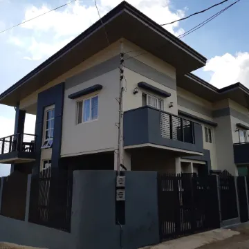 Restful 3Br Hillside Duplex House
