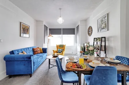 Lovely 2Bed Apartment in Westcliff-on-Sea!