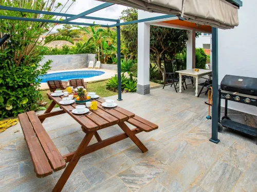 Delfines Hotels in Benajarafe