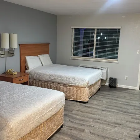 Pacific Express Inn
