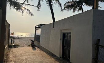 Oceanfront Luxury Private Villa in Ambalangoda