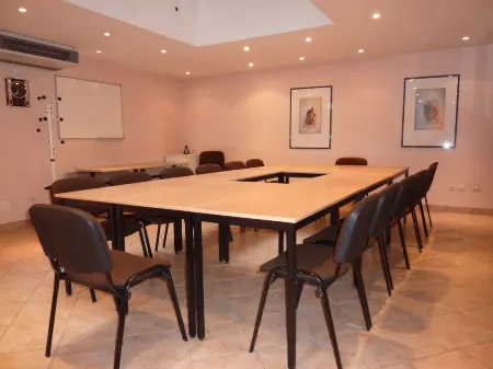 Hôtel Couvent du Franciscain Centre Ville Отели рядом с достопримечательностью «Музей творчества Нотр-Дам»