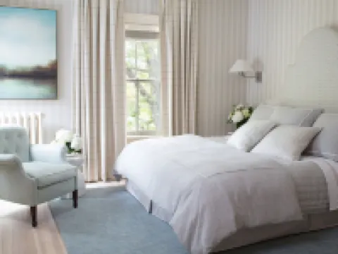 33 Main Hotels in Lenox