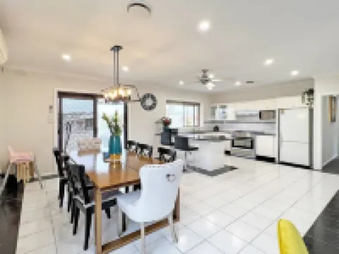 Doncaster Brick Family Home Hotels in Doncaster