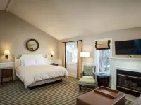 Lighthouse Lodge & Cottages Hotels near Lover's Point Park