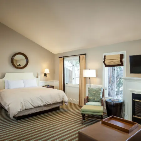 Lighthouse Lodge & Cottages