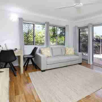 Ground Floor Easy Unit Close to City 4 Rooms