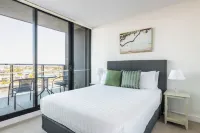 Melbourne Private Apartments - Collins Wharf Waterfront, Docklands - balcony