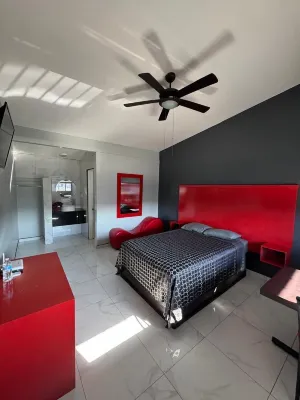 Hotel Luna Park Hotels near Macroplaza Insurgentes