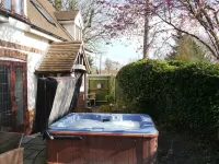 Measure Cottage - Sleeps up to 5 - Henley in Arden - Hot Tub