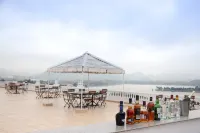 Hotel Hilltop Palace