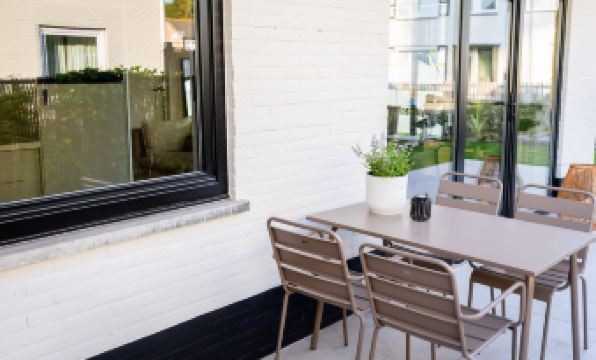 Modern Holiday Apartment With Garden Near the sea