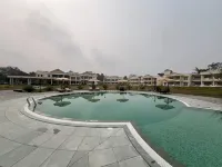 Royale De' Casa Resort Kaziranga - Pools