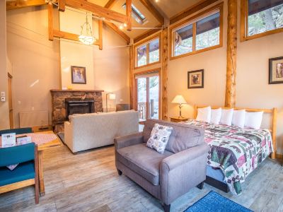 Castle Mountain Lodge