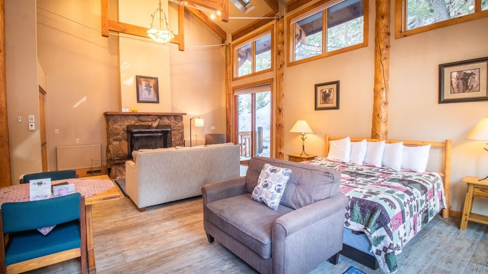 Castle Mountain Lodge
