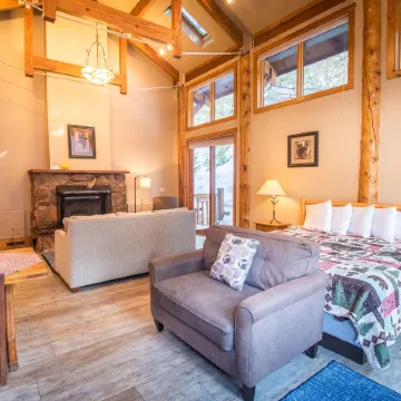 Castle Mountain Lodge