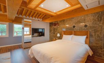 wangkyeong hanoak poolvilla