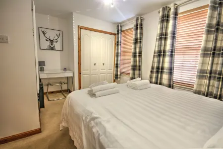 5 Argyle Place Dornoch