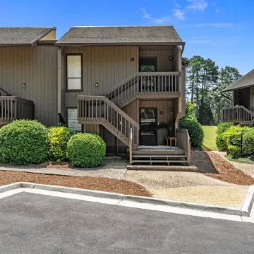 NEW reno! Walk to Pinehurst CC, The Cradle and enjoy the indoor putting green!