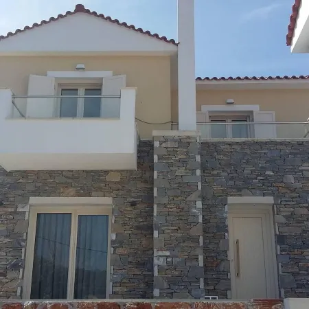 Luxury Holiday Home 4 Bedroom Villa in Paleokastro
