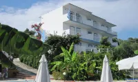 Yanna Studios