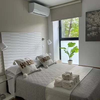 Garden House Madrid Hotels near Puente de Vallecas