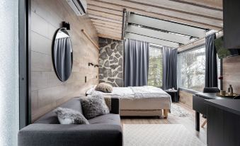 Private & Luminous Suite with lake views