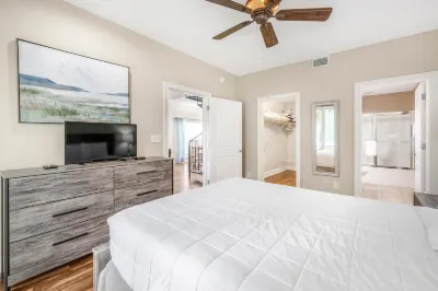 Coral Retreat by Vacation Homes Collection