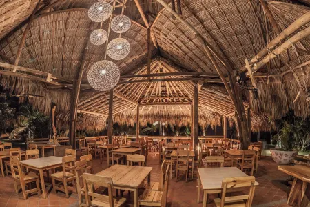 Hotel Punta Faro Отели в г. Isla Mucura