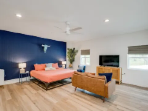 Walk to Lake LV2 EV Charge Fish Hike Pickleball Skyline Club Coming Feb 25 3 Acre Property Hotels in Buchanan Dam