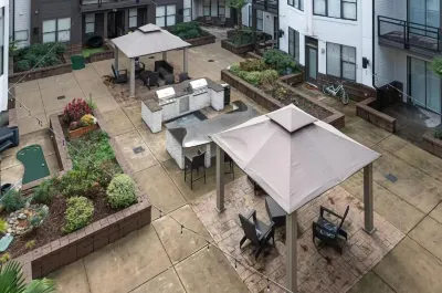 Chic 1-Bedroom Modern Apt with Gym & Free Parking