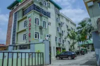 E-Exclusive Hotel