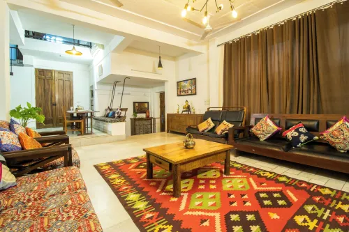 โอปิวเลนท์ แอนทีค วิลล่า 6 ห้องนอน ใน กูรูกรัม - วิลล่า