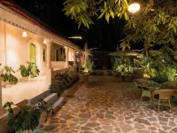 Cali Stays & Cafe By the Bay Hotels in Chapora