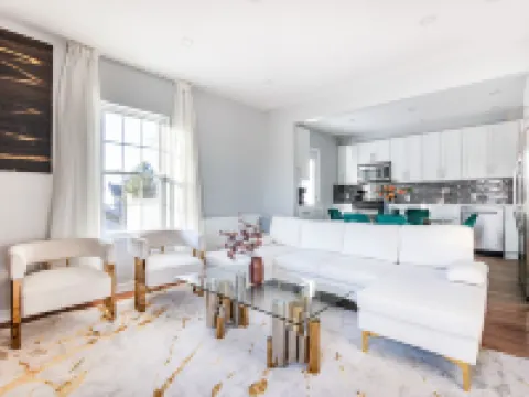 3BR Prime Luxury near NYC w Arcade Room Hotels in Yonkers