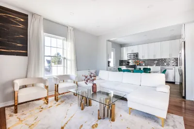 3BR Prime Luxury near NYC w Arcade Room Hotels in Tuckahoe