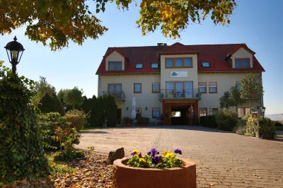 Fetzers Landhotel Hotels in der Nähe von Weingüter Geheimrat J.Wegeler GmbH & Co. KG